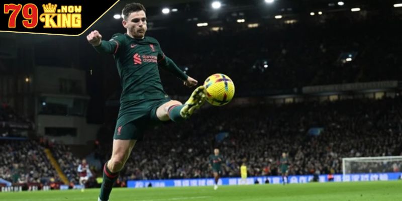 Hậu vệ Andrew Robertson giàu kinh nghiệm